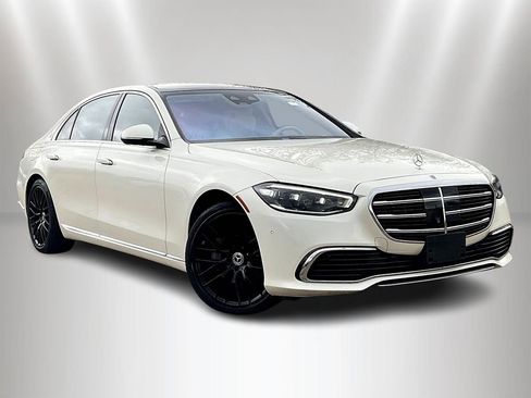 Used 2022 Mercedes-Benz S 580 4MATIC Sedan image 3