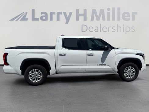Used 2022 Toyota Tundra SR5 w/ SR5 Premium Package RWD image 6