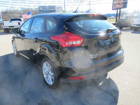 Used 2017 Ford Focus SE image 3