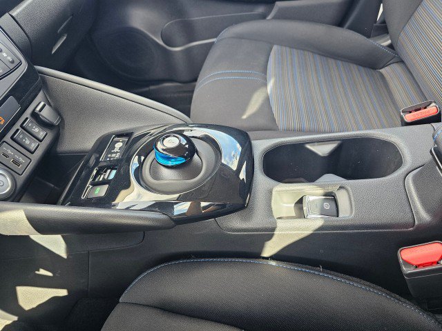Certified 2024 Nissan Leaf SV Plus FWD image 33