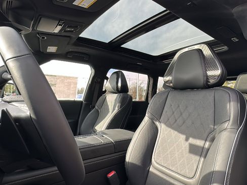 New 2026 INFINITI QX80 Autograph w/ Premium Cargo Package image 8