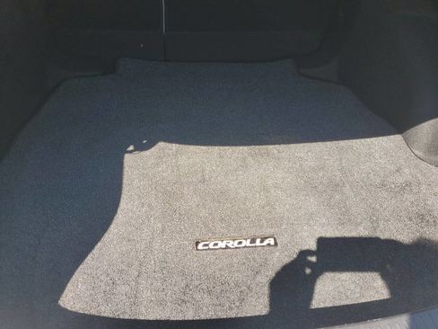 Used 2022 Toyota Corolla LE image 5