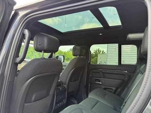 Used 2025 Land Rover Defender 110 X AWD/4WD image 30