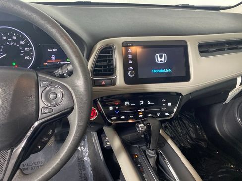 Used 2022 Honda HR-V EX image 17