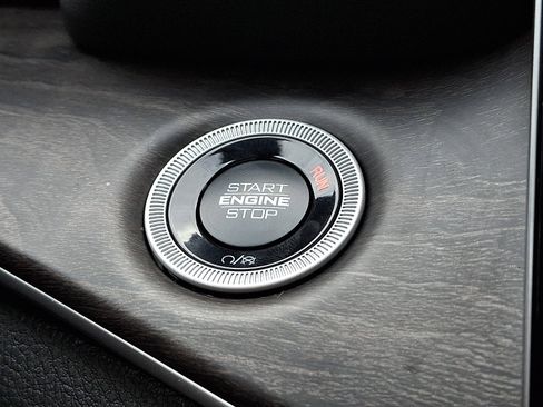 New 2025 Jeep Grand Cherokee Limited image 16