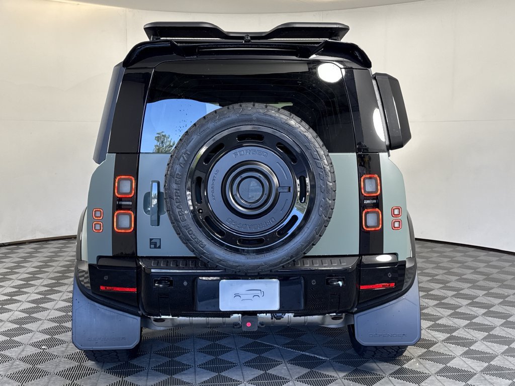 New 2026 Land Rover Defender 110 AWD/4WD image 6