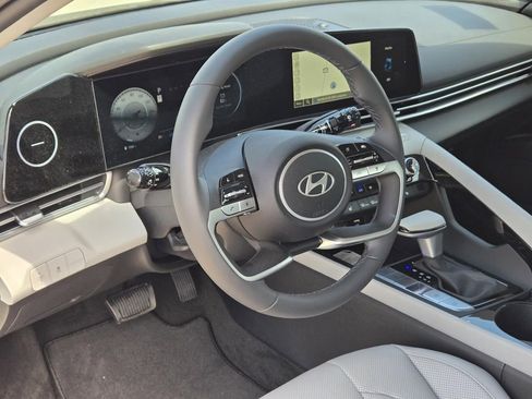 New 2026 Hyundai Elantra Limited FWD image 20
