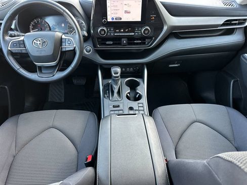 Certified 2025 Toyota Highlander LE AWD/4WD image 13