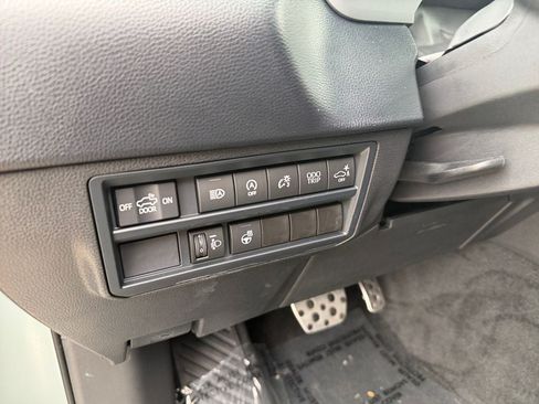 Used 2025 Toyota Tundra SR5 w/ TRD Off-Road Package AWD/4WD image 19