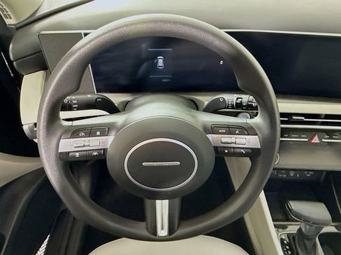 Certified 2025 Hyundai Tucson SEL image 13