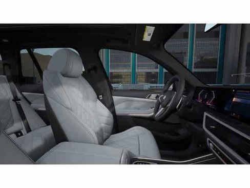 Used 2026 BMW X5 sDrive40i w/ M Sport Package RWD image 9