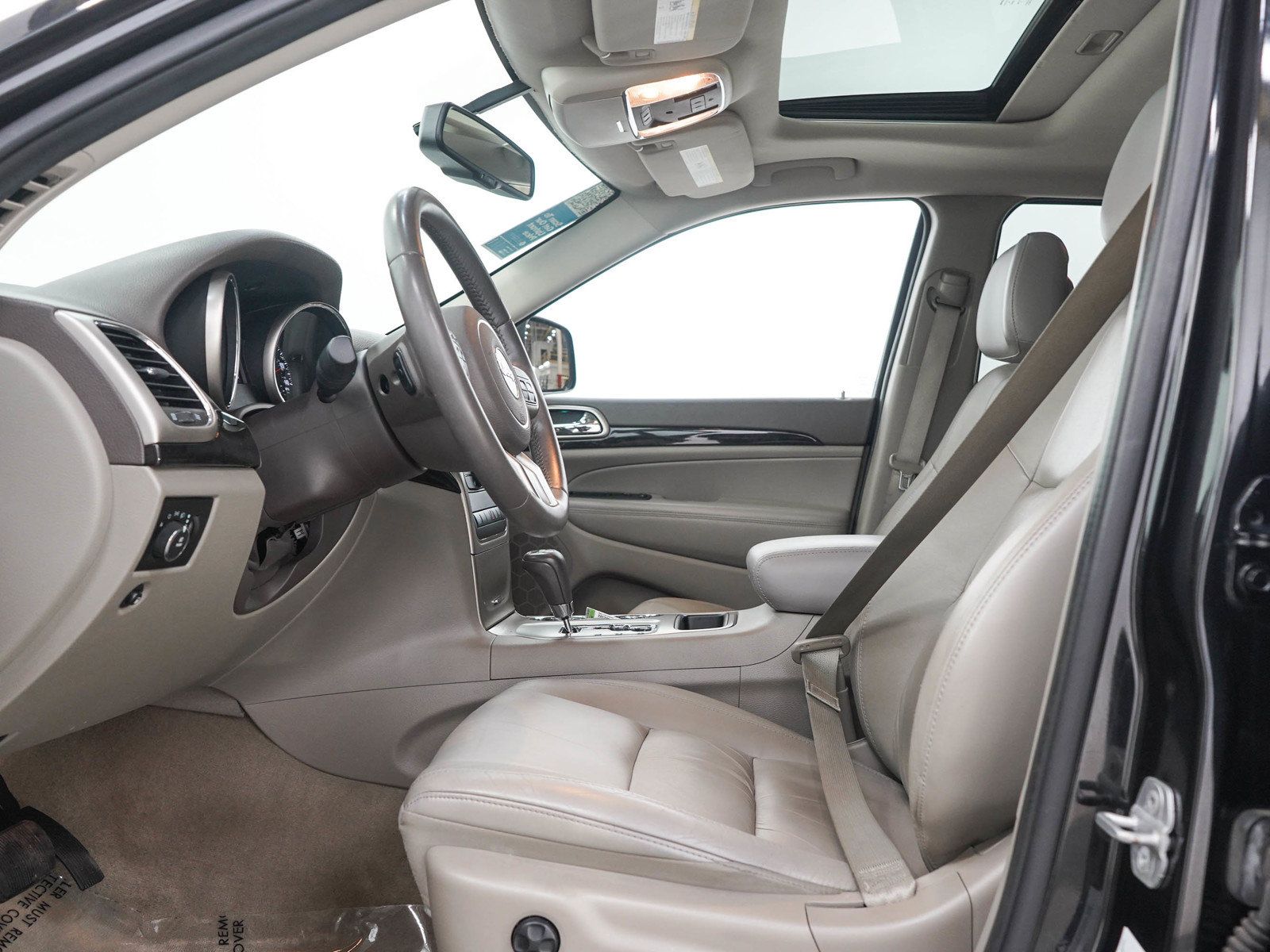 Used 2013 Jeep Grand Cherokee Laredo AWD/4WD image 22