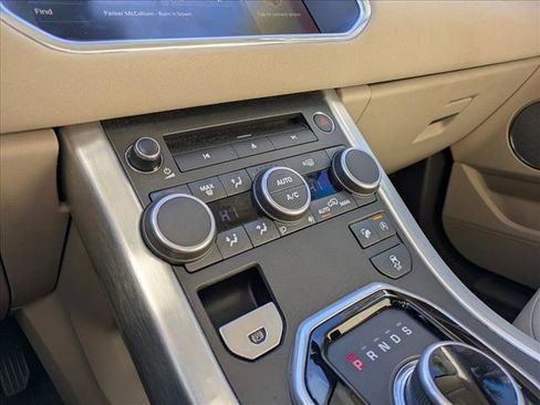 Used 2017 Land Rover Range Rover Evoque SE image 13