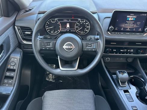 Used 2023 Nissan Rogue SV FWD image 27