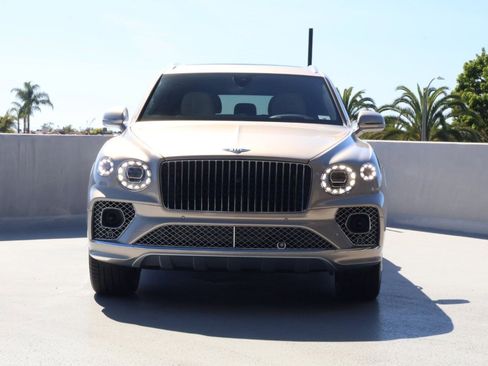 Certified 2023 Bentley Bentayga Extended Wheelbase AWD/4WD image 10