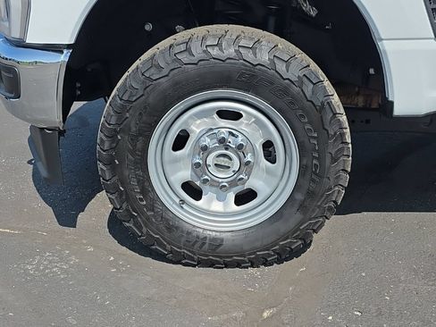 Used 2023 Ford F350 XL w/ Snow Plow Prep Package AWD/4WD image 14