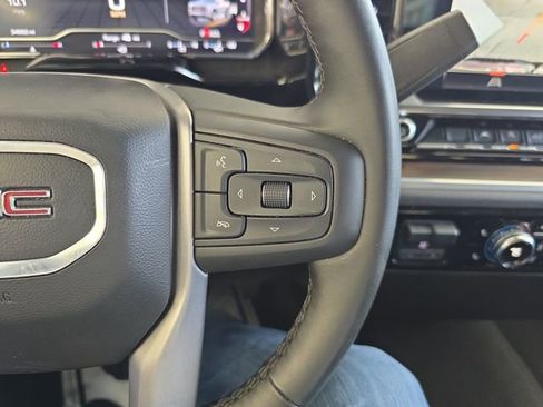 Certified 2025 GMC Sierra 1500 SLT AWD/4WD image 18