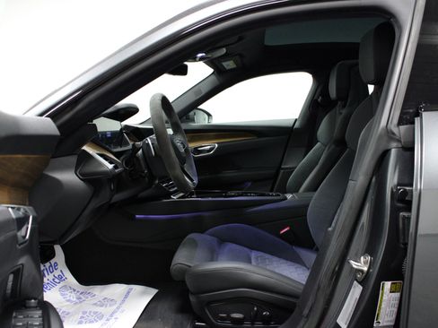 Used 2023 Audi e-tron GT Premium Plus image 12