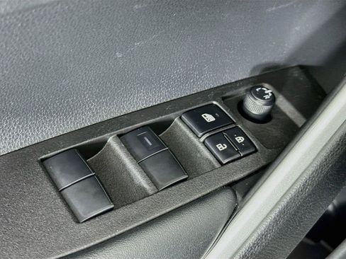 Used 2026 Toyota Corolla Cross AWD Hybrid w/ Moonroof Package image 27