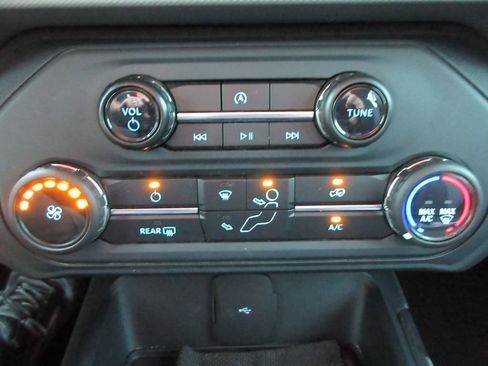 Used 2022 Ford Bronco 4-Door AWD/4WD image 31