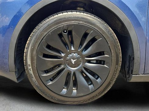 Used 2021 Tesla Model Y Long Range AWD/4WD image 8