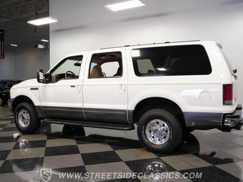 Used 2002 Ford Excursion XLT image 8