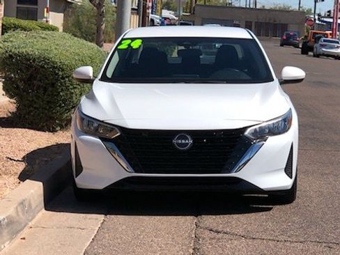 Used 2024 Nissan Sentra S FWD image 2
