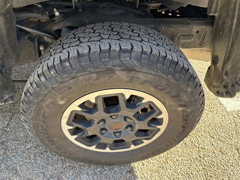 Used 2024 Toyota Tacoma TRD Off-Road image 12