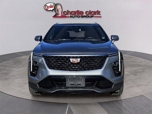 Used 2024 Cadillac XT4 Premium Luxury image 9