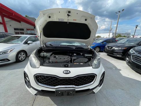 Used 2020 Kia Sportage LX w/ LX Popular Package AWD/4WD image 2