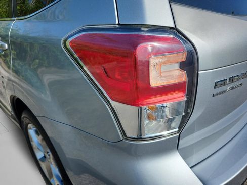 Used 2017 Subaru Forester 2.5i Touring AWD/4WD image 37