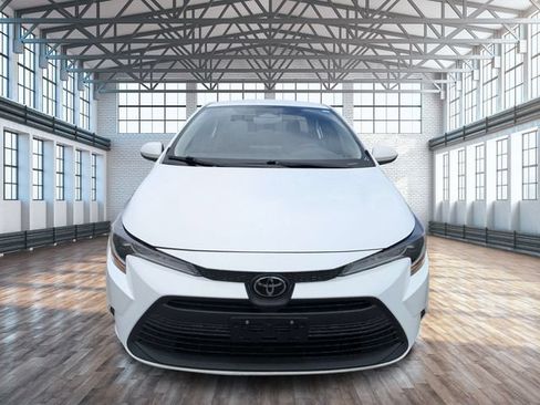 Used 2023 Toyota Corolla LE FWD image 9