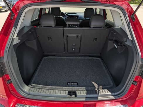 Certified 2024 Volkswagen Taos SE AWD/4WD image 18