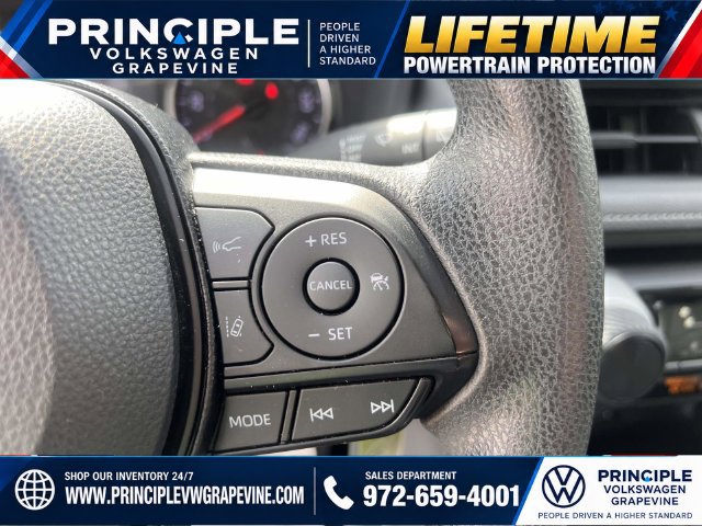 Used 2019 Toyota RAV4 LE FWD image 16