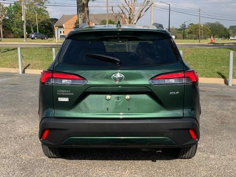Used 2023 Toyota Corolla Cross XLE w/ Convenience Package image 7