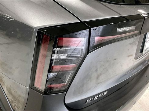 Certified 2025 Nissan Kicks SV image 29