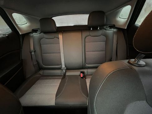 Used 2025 Chevrolet Trax LT image 32