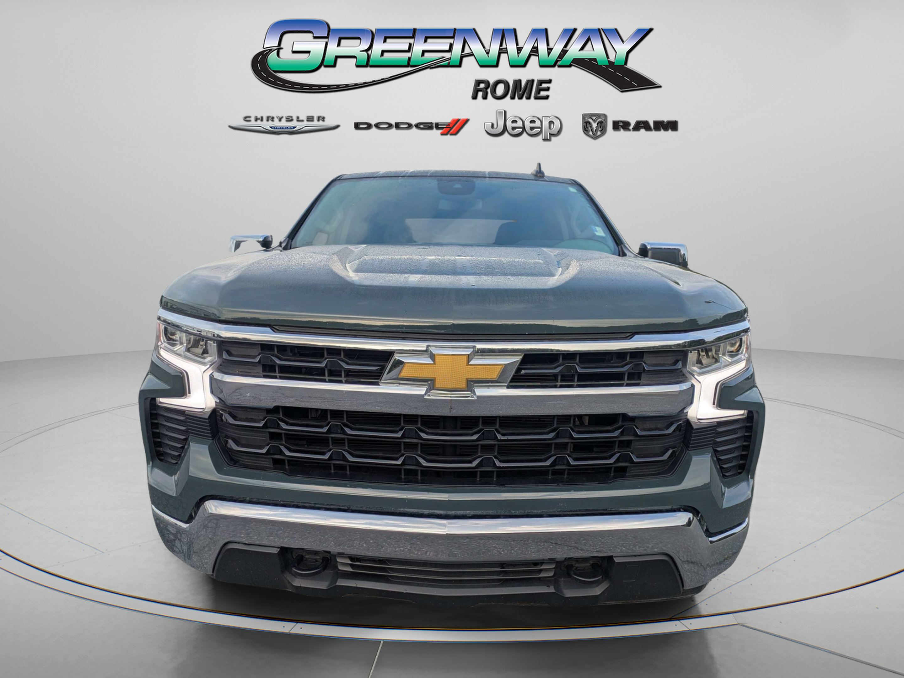 Used 2025 Chevrolet Silverado 1500 LT AWD/4WD image 3