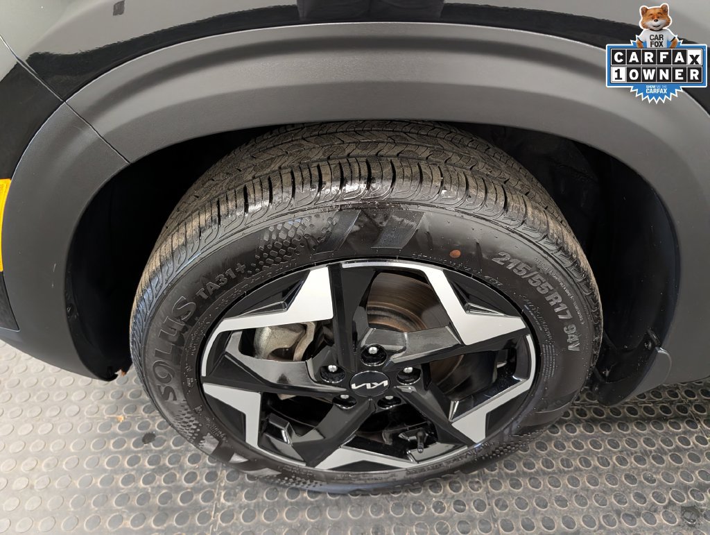 Certified 2025 Kia Seltos EX AWD/4WD image 8