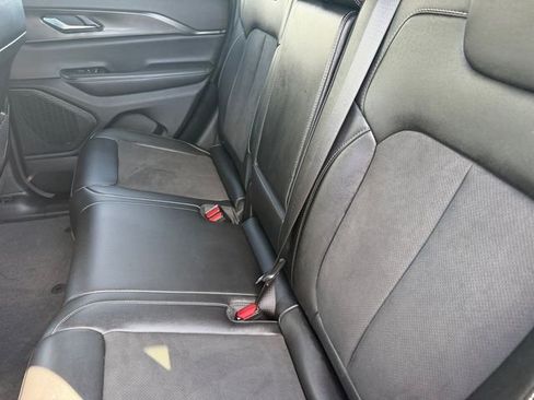 Used 2023 Jeep Grand Cherokee Altitude AWD/4WD image 11