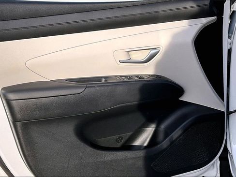 Used 2025 Hyundai Tucson SE image 23