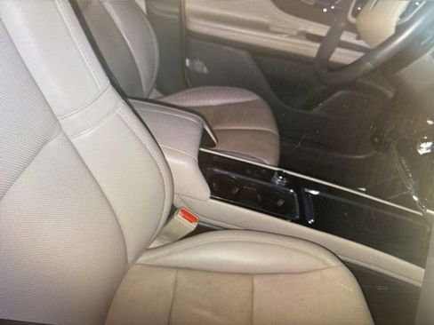 Used 2023 Lincoln Corsair Reserve image 18