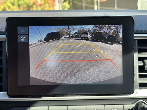 Used 2023 Hyundai Venue SEL w/ Cargo Package image 28