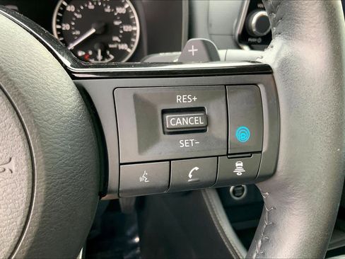 Used 2023 Nissan Rogue SL FWD image 46