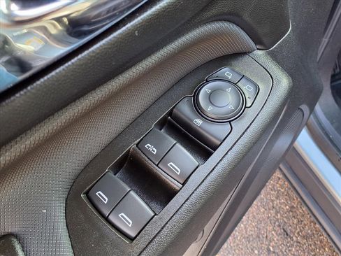 Used 2023 Chevrolet Equinox RS image 19