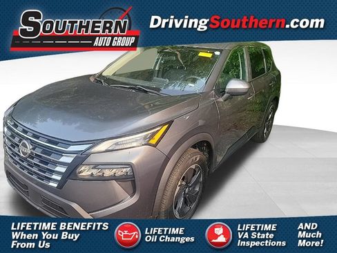 Used 2024 Nissan Rogue SV FWD image 1