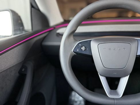 Used 2026 Tesla Model Y Long Range RWD image 19