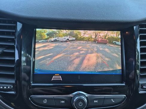 Used 2020 Chevrolet Trax LT w/ Sun & Sound Package AWD/4WD image 28