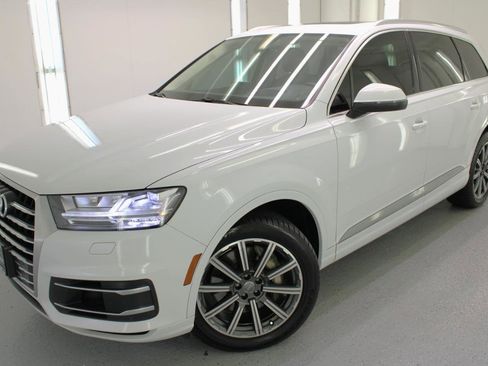 Used 2017 Audi Q7 3.0T Prestige w/ Prestige Package image 2