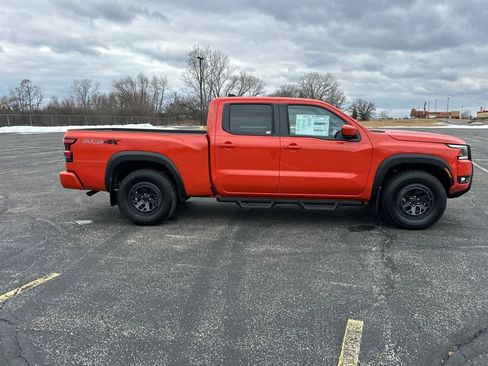 New 2025 Nissan Frontier PRO-4X w/ Pro Convenience Package image 6